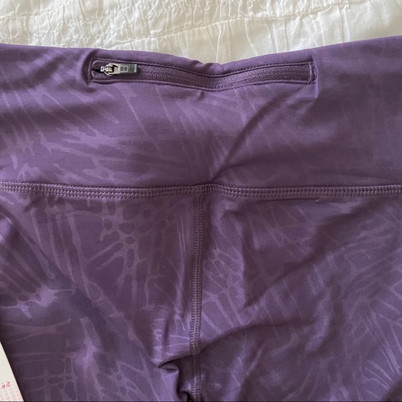 Workout Outfit - Tank & Capris - Picture 7 of 7